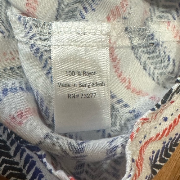 Red White and Blue Sleeveless Blouse - Picture 6 of 6